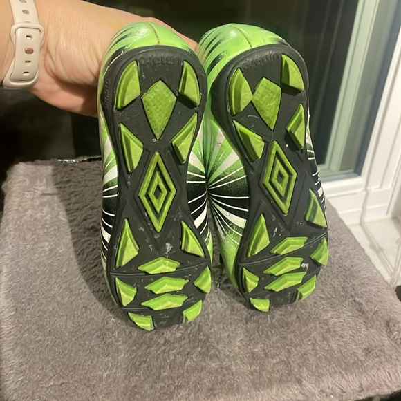 Umbro soccer cleats - Picture 5 of 7